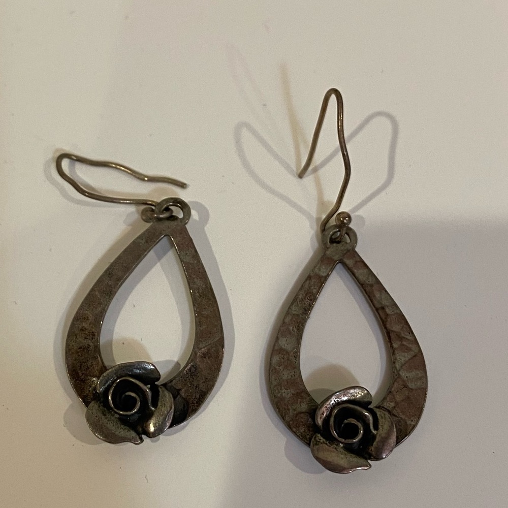 Silver plated bedangly earrings